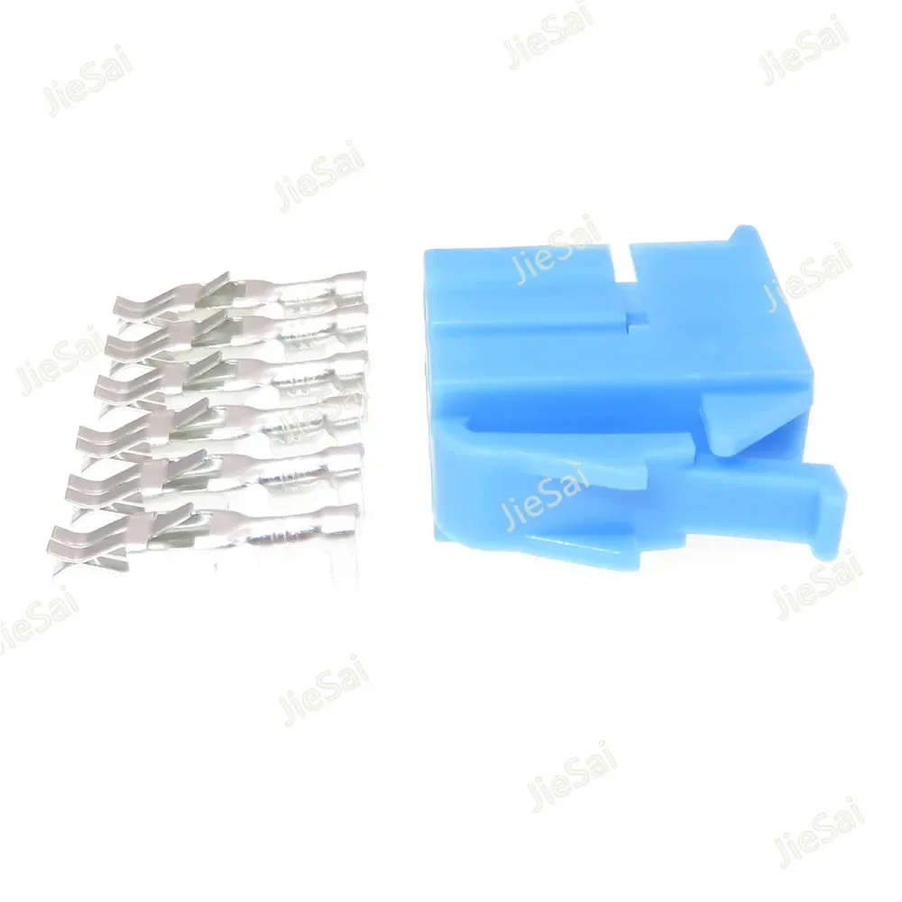 6 Pin 3.5mm Blue Color Automobile Electric Socket Connector With Terminals