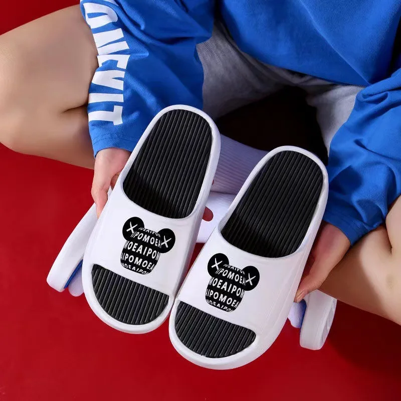 

High Quality Men's Slippers Bathroom Non-slip Slippers Women Home Slippers for Men Soft Flats Shoes Sandale Femme Eté 2023 Luxe