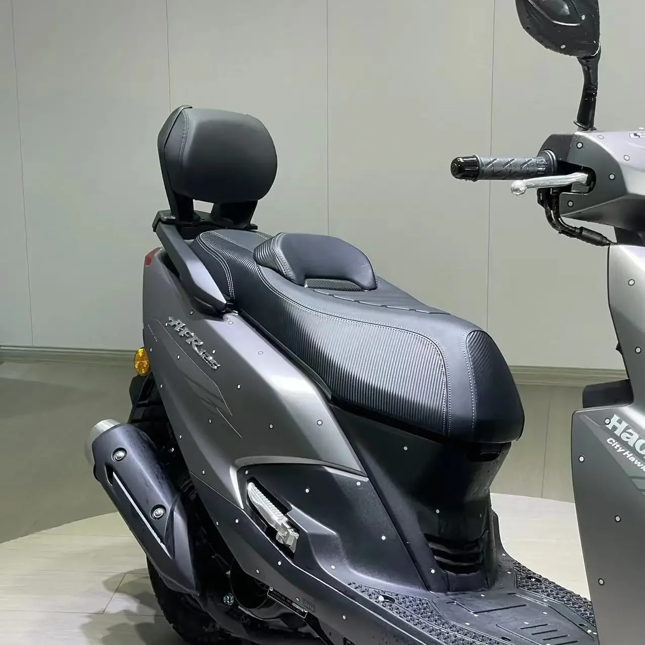 

Motorcycle Seat Cushions Waterproof Elastic PU Leather Motorcycle Seat Cover Heat Insulation Protector Cushion for Haojue AFR125