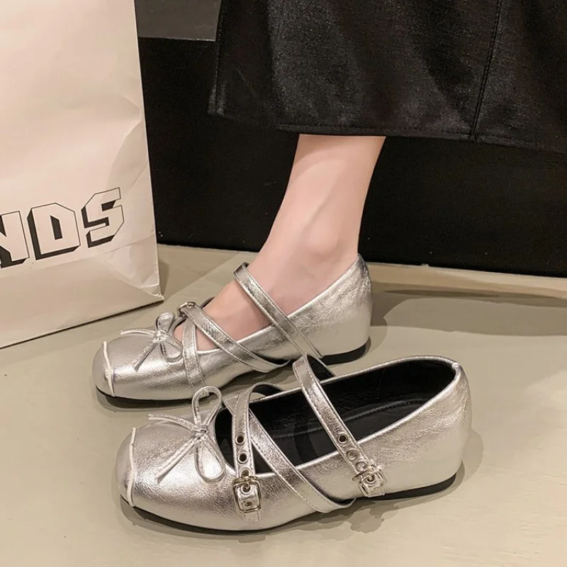 Damen Vintage Mary Jane Flats mit eckiger Zehenpartie, doppeltem Schnallenriemen und Schleifendekor – Weiche Alltags- und Freizeitschuhe für Damen – Detail 4