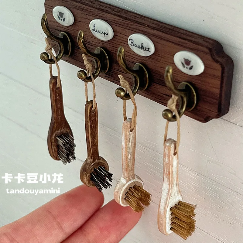 

1:6 and 1:8 Dollhouse Model Furniture Accessories Solid Wood Vintage Brush Hook Bjd Gsc Blyth Soldier Lol Miniature Decor Prop