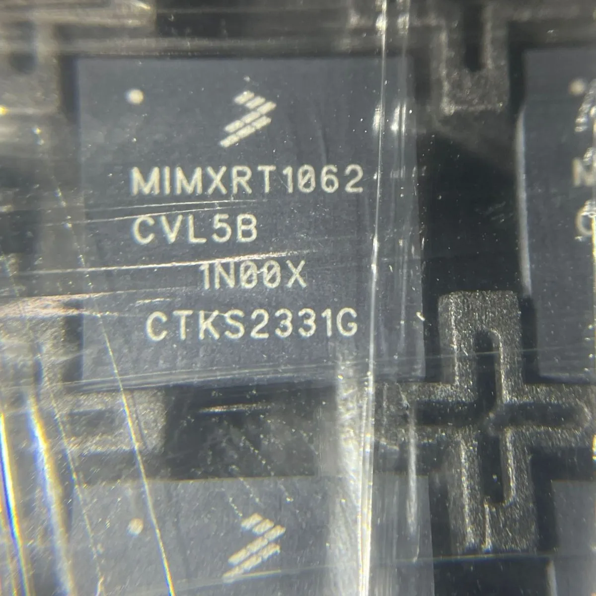 

Однокристальный микрокомпьютер MIMXRT1062CVL5B (MCU/MPU MAPBGA-196 Интегральная схема микросхемы для поверхностного монтажа