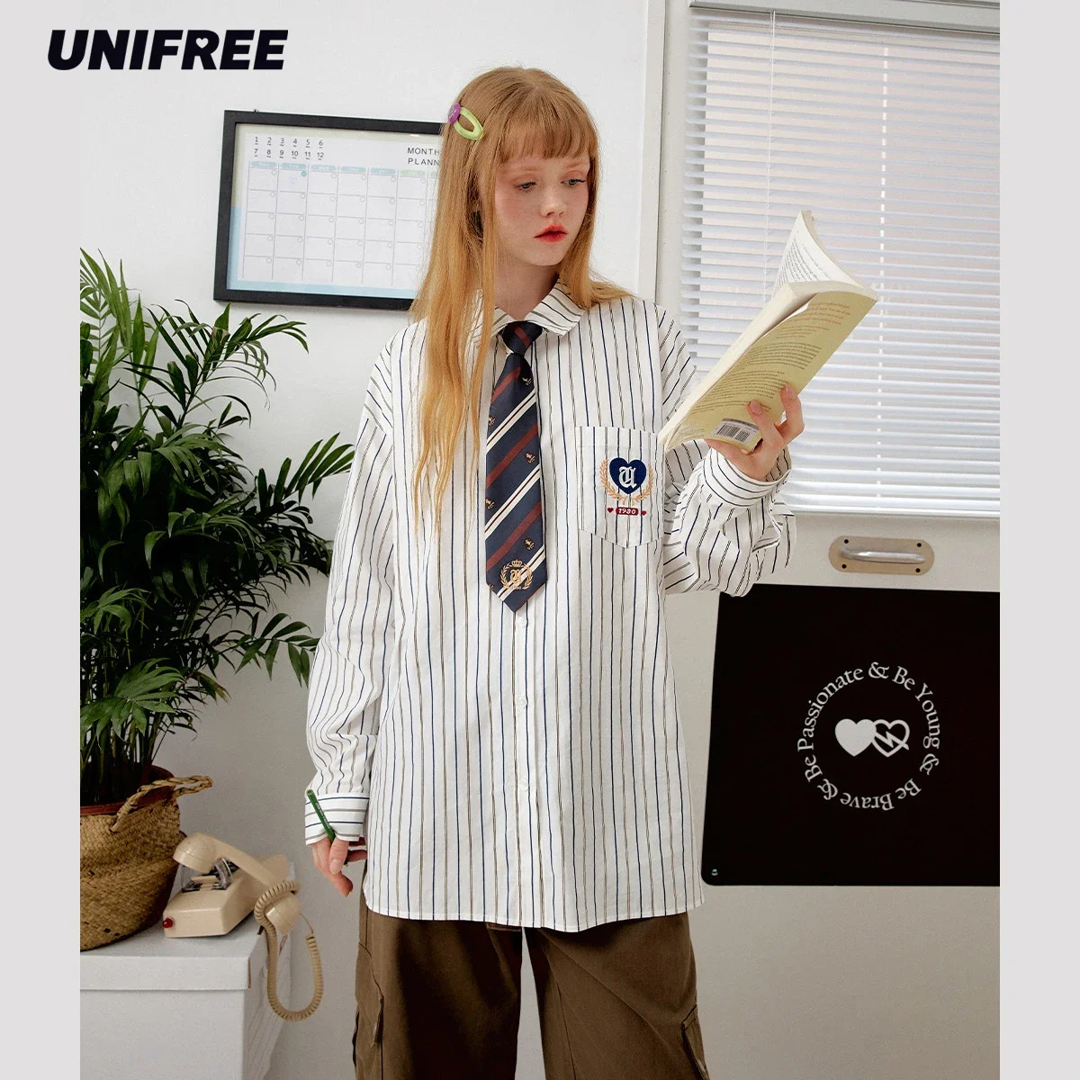 

UNIFREE Preppy Stripe Shirt for Women Fashion Loose Blouses for Woman Long Sleeve Female Top Sunscreen Coat With Necktie