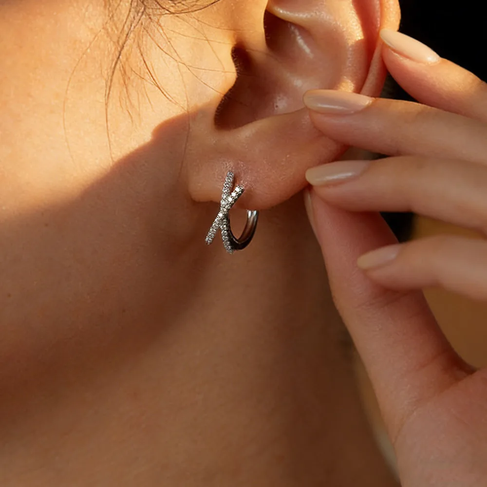 

GL Moissanite Earrings for Women, Crossed Round Rings, Versatile Design, Ultra-Fashionable Ear Cuffs, New Style Jewelry