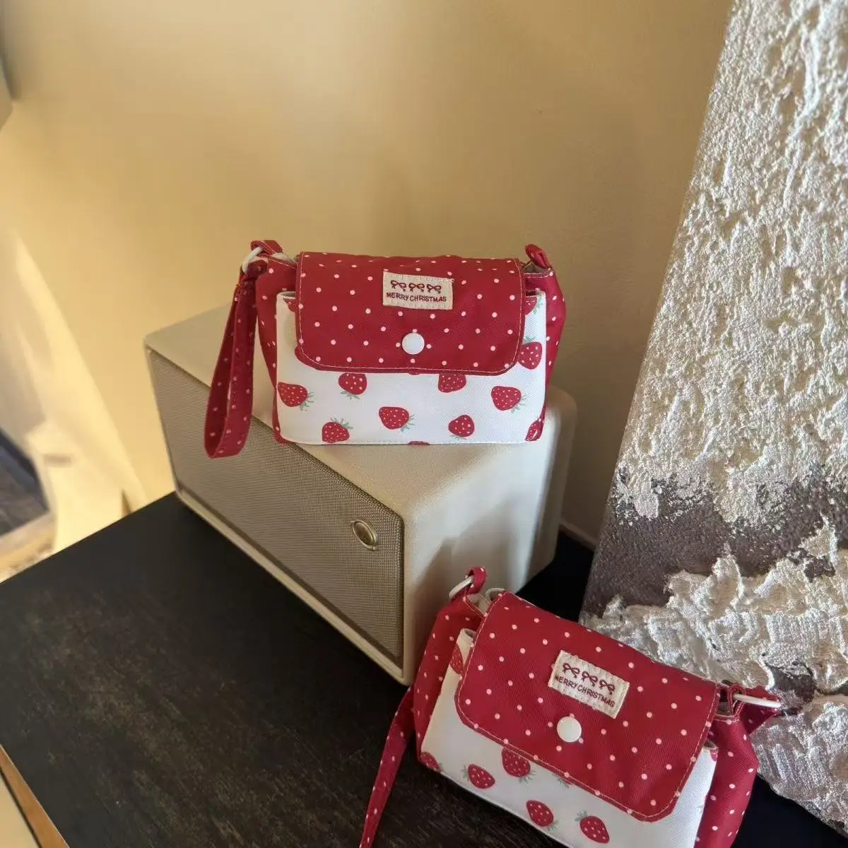 Niedliche Erdbeer-Aufbewahrungstasche, wasserdichte Canvas-Clutch, Lippenstift- und Kissen-Tasche, kleine Alltagstasche, CCD-Aufbewahrungstasche, Geschenk – Detail 2