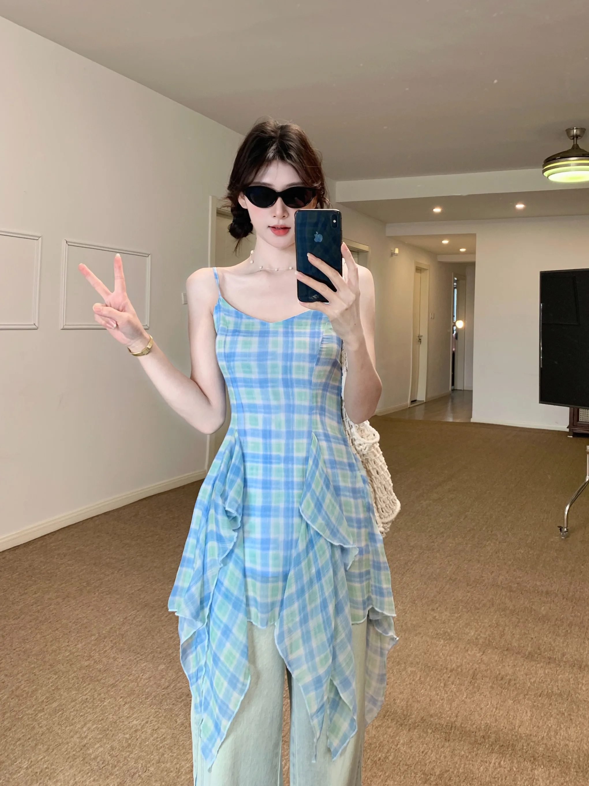 

Новинка: Летний комплект для женщин больших размеров: топ с рюшами в клетку и кардиган с асимметричным подолом в корейском стиле, приталенный крой