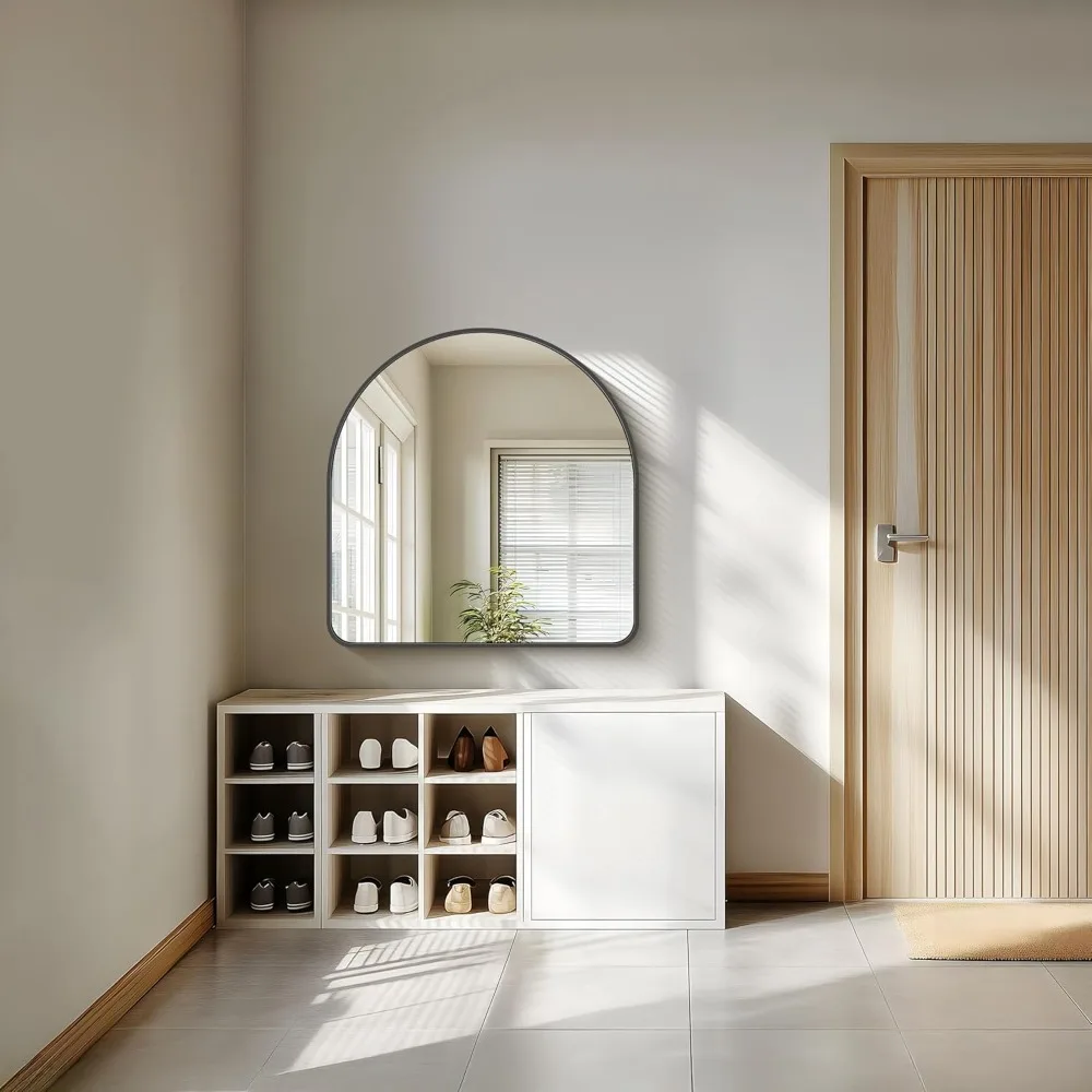 مرآة حمام حديثة مقوسة مقاس 30 × 30 بوصة مثبتة على الحائط مع إطار من الألومنيوم الأسود لديكور المنزل المعاصر