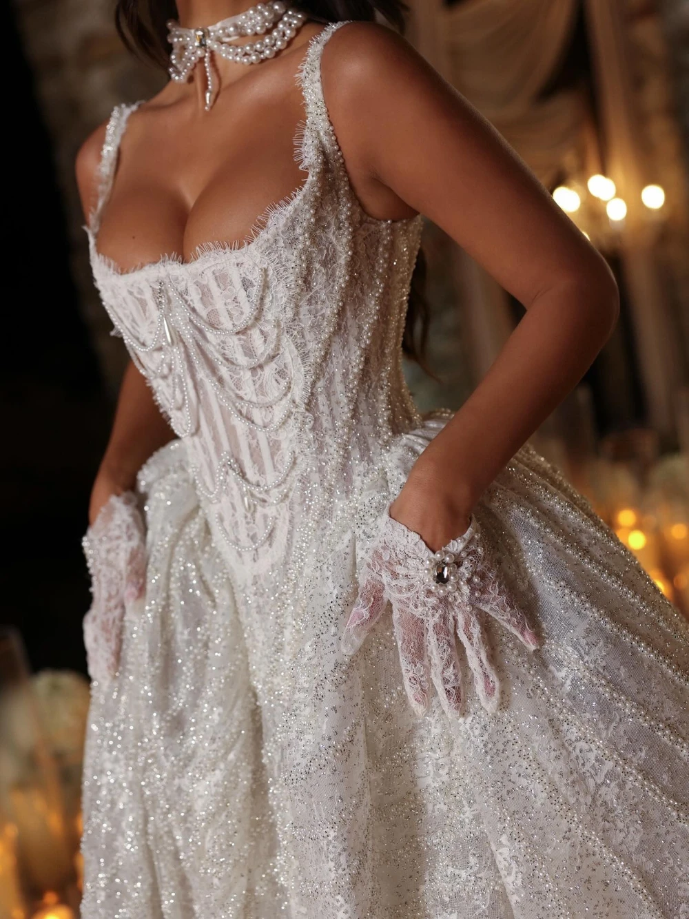 Princess Square Neck Wedding Dress Exquisite Lace Pearls Customized Ball Gown Stunnning Delicate Pearls Long Train Bride Wear
