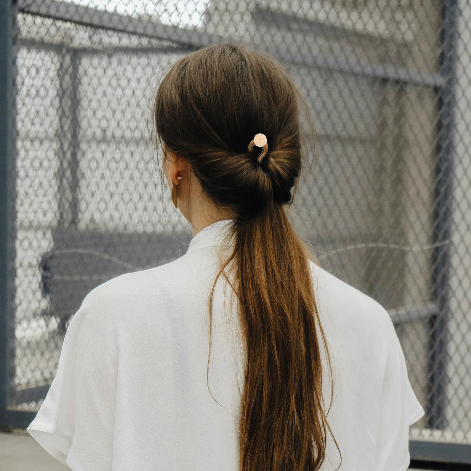 

4 шт., винтажные U-образные заколки для волос с жемчужным акцентом, аксессуары для укладки волос для женщин, элегантные минималистичные заколки для волос-шиньон