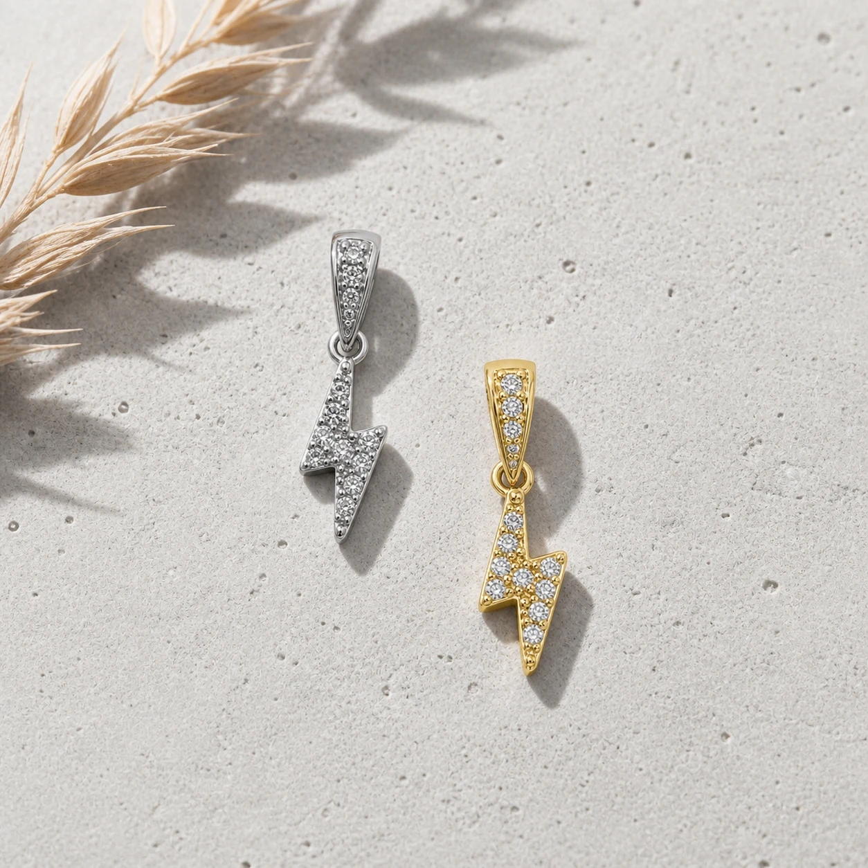  18K vergoldeter Edelstahl-Blitzanhänger mit funkelndem Zirkonia-Charm für DIY-Halskettenherstellung – Detail 1