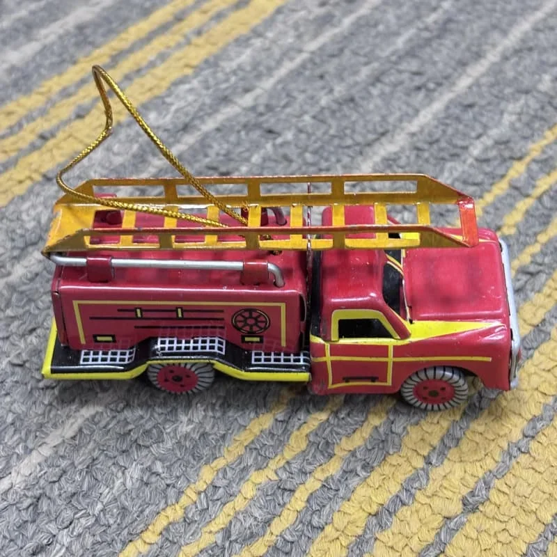 [Funny] Adult Collection Retro Wind up toy Metal Tin fire truck scaling ladder car pendant Clockwork toy model vintage toy gift