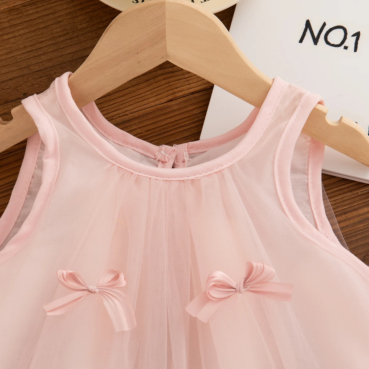 فستان عيد ميلاد للفتيات الصغيرات فساتين أطفال شبكية جديدة بدون أكمام فساتين غير رسمية مكشكشة بفيونكة حلوة للفتيات