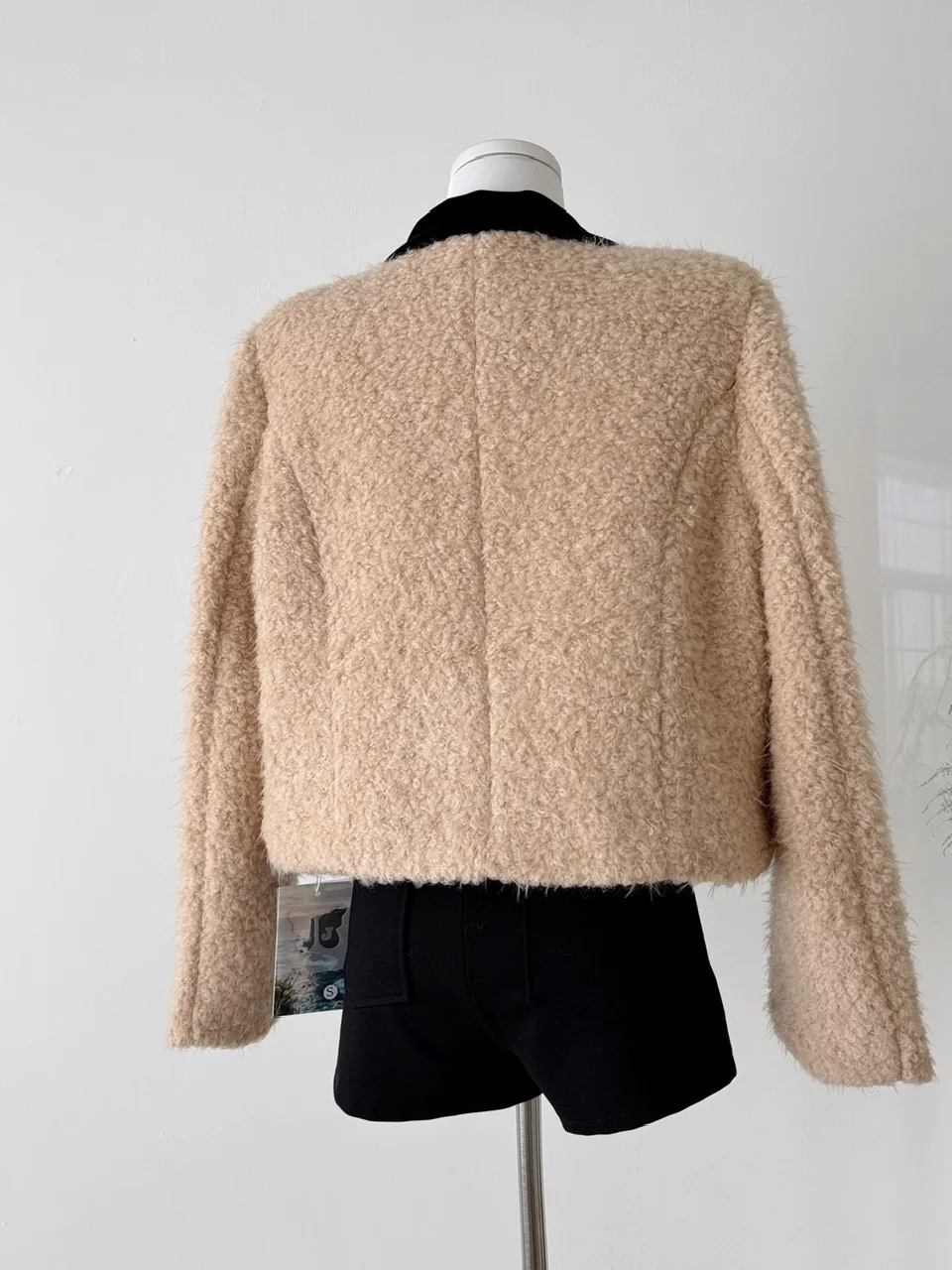 ريترو لامب الفراء Jaet المرأة الخريف الشتاء Ele Gentle Sle 2024 جديد متعدد الاستخدامات أعلى ألياف البوليستر 00% ملابس السيدات