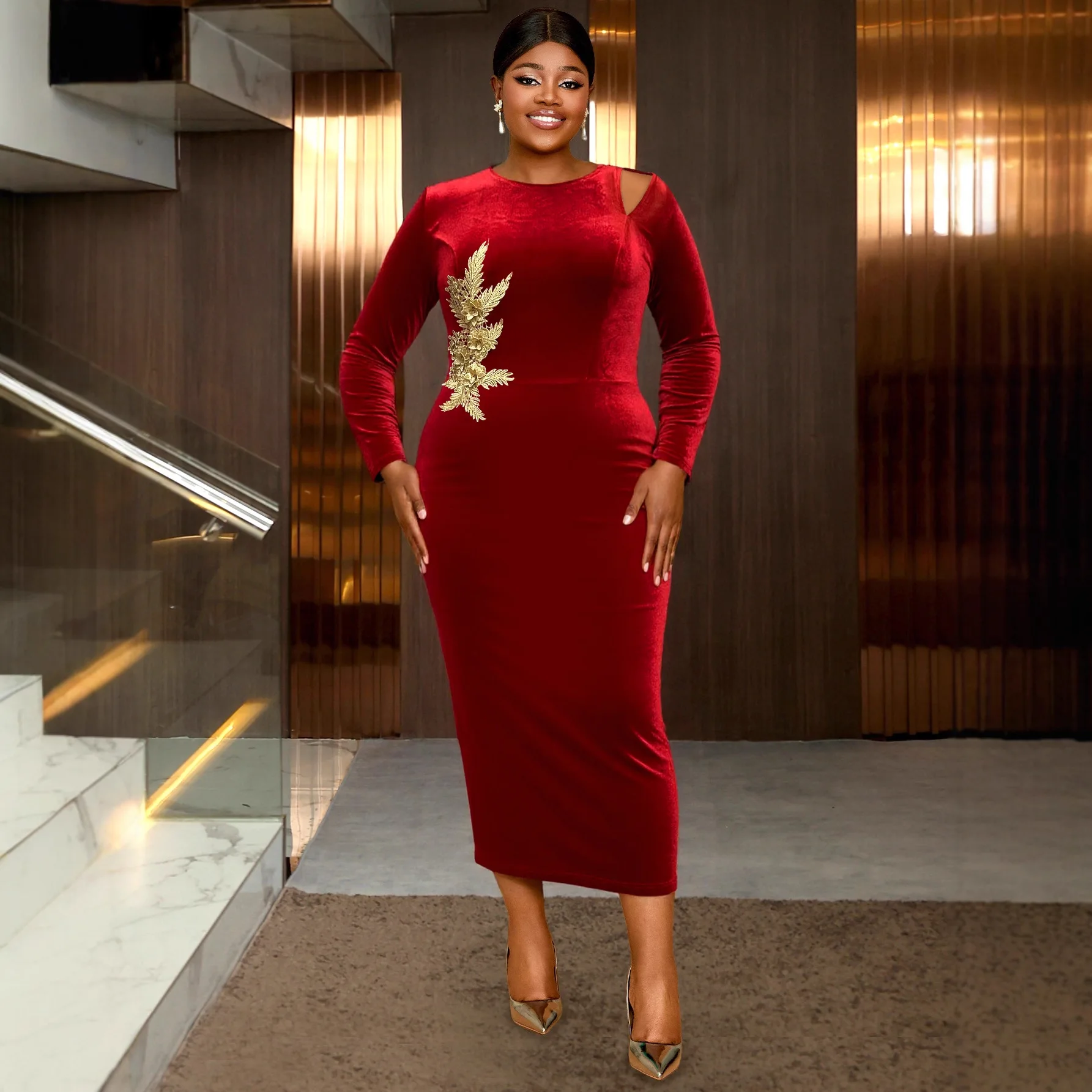 

Женское бархатное платье больших размеров с золотой вышивкой, вырезами, открытыми плечами, приталенное, средней длины, вечернее, в стиле Y2K