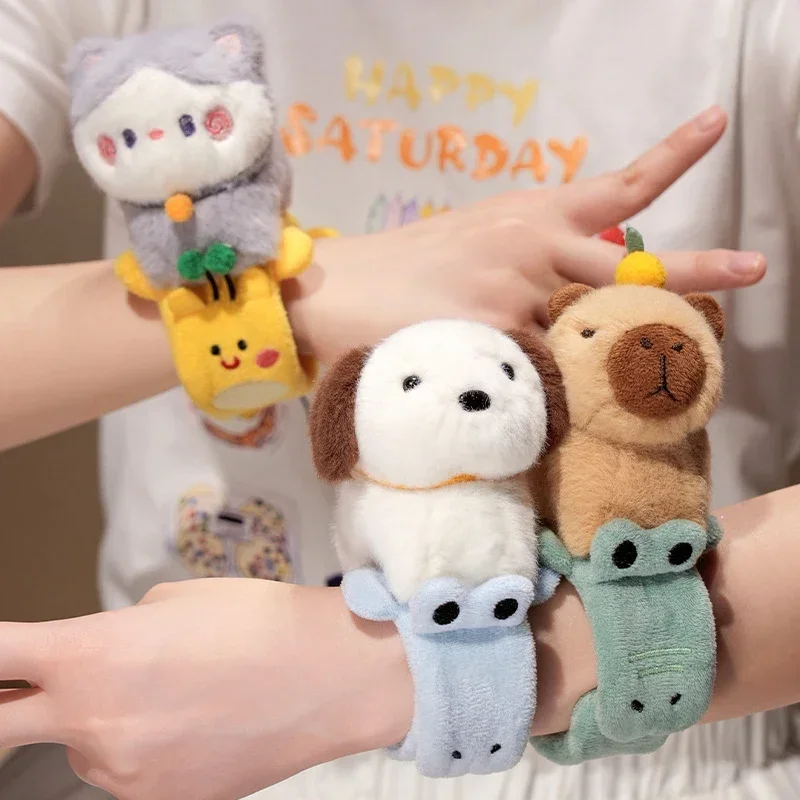 Capybara Slap Snap Wrap Capybara Plushie Armband Armband Kawaii Niedlicher Hund Katze Plüschtier Handring Kreatives lustiges Geschenk – Detail 10