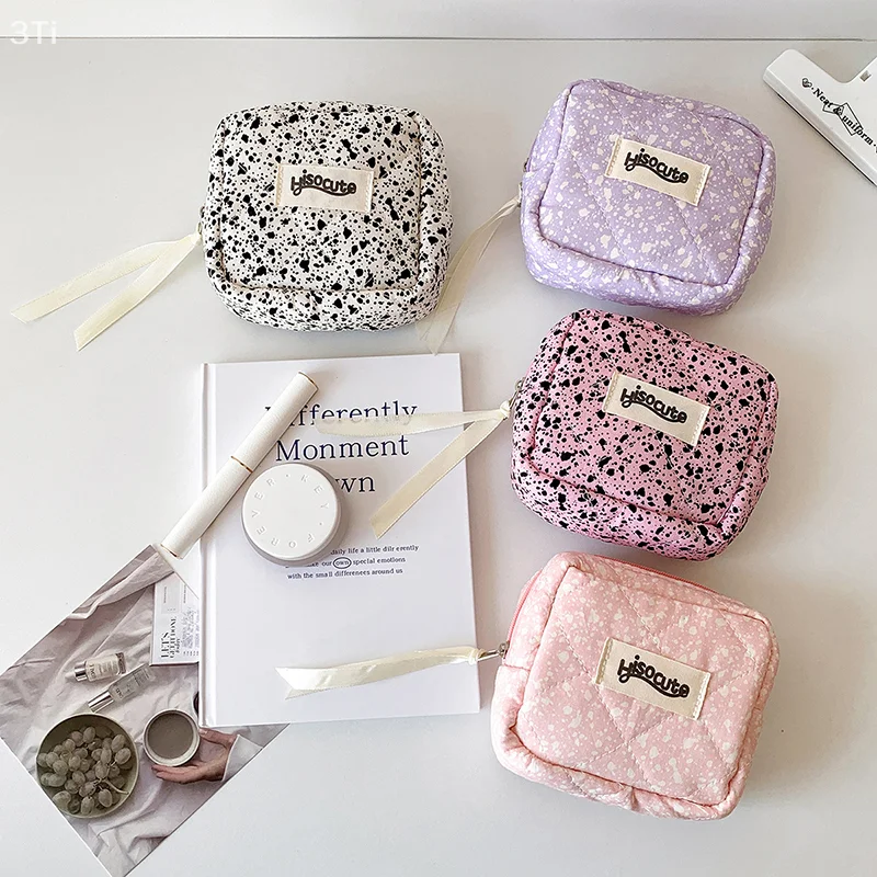 حقيبة مستحضرات تجميل مربعة صغيرة لطيفة للنساء سماعات محمولة أحمر الشفاه المناديل الصحية كيس التخزين أكياس ماكياج صغيرة بسحاب
