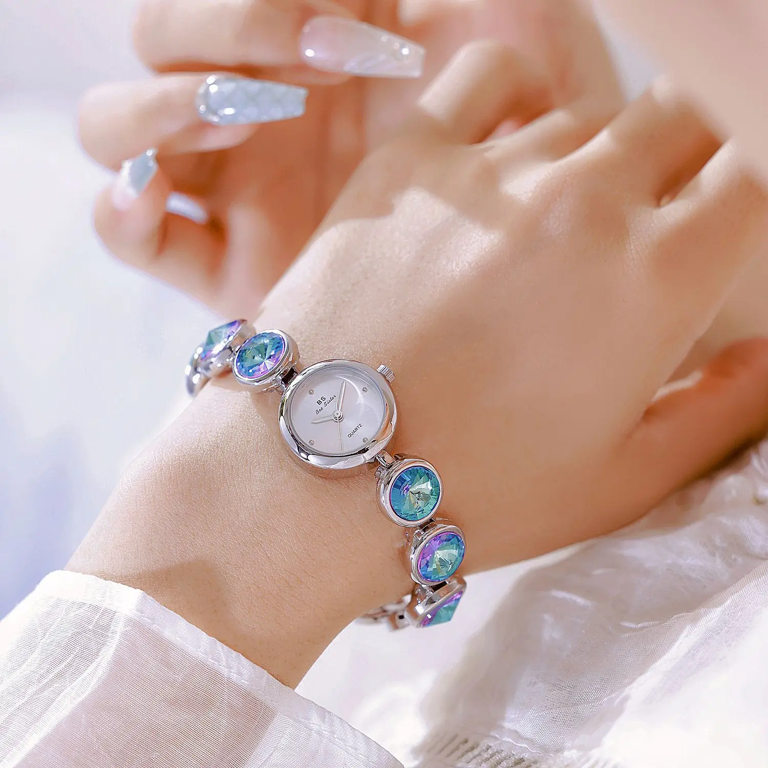 Woman Pink Rhinestone Watch Light Luxury Small Bracelet Clock Elegant Fashion Ladies Girl Student Dress Party Watches Gifts