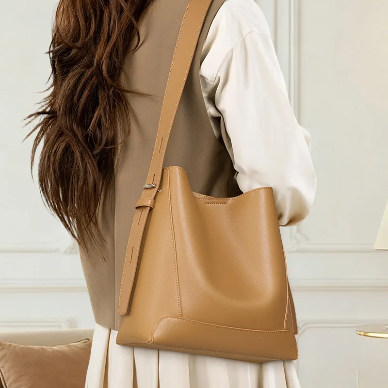 

High-end Genuine Leather Women's Bag2025New style cowhide bucket bag with large capacity, single shoulder crossbody bag
