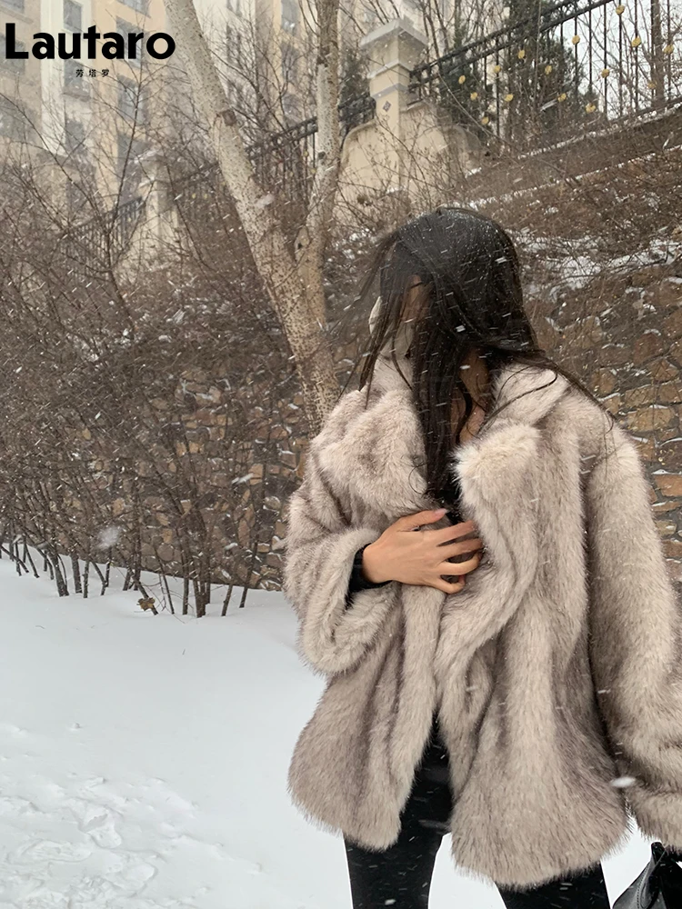 Lautaro Herfst Winter Oversized Losse Casual Luxe Zachte Dikke Warme Harige Faux Vos Bontjas Vrouwen Lange Mouw Pluizige Jas 2024