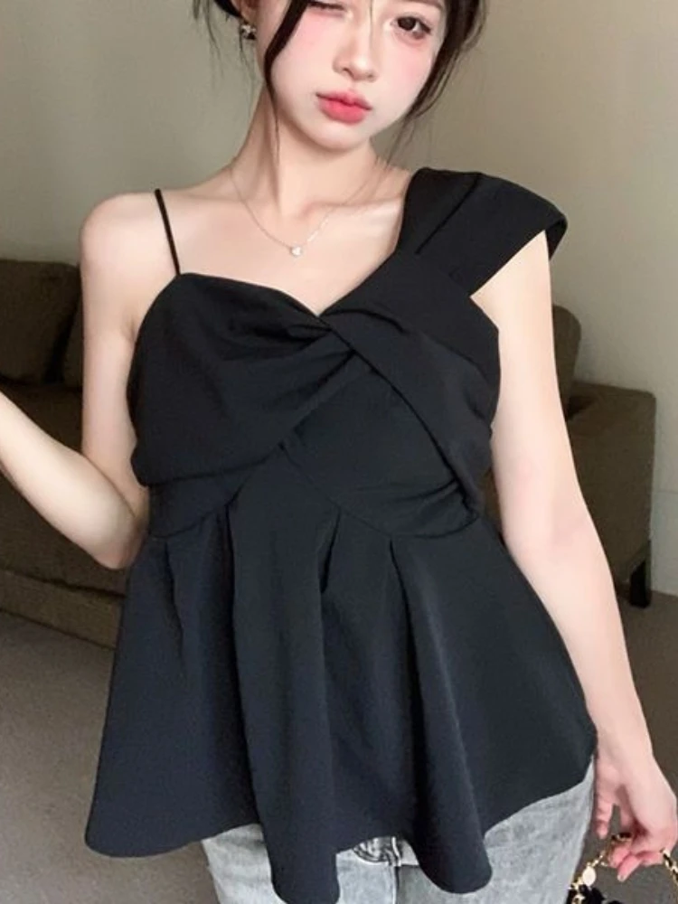

Twisted design sense irregular camisole vest women's summer new solid color niche pleated chic fashion casual versatile top