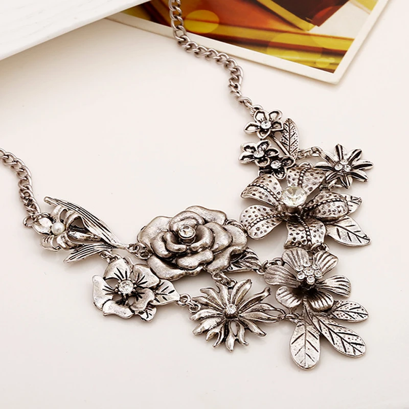 Large Metal Flower Chunky Necklace For Women Heavy Vintage Designer New Styles Party Accessories Fashion Jewelry Gifts 2023542