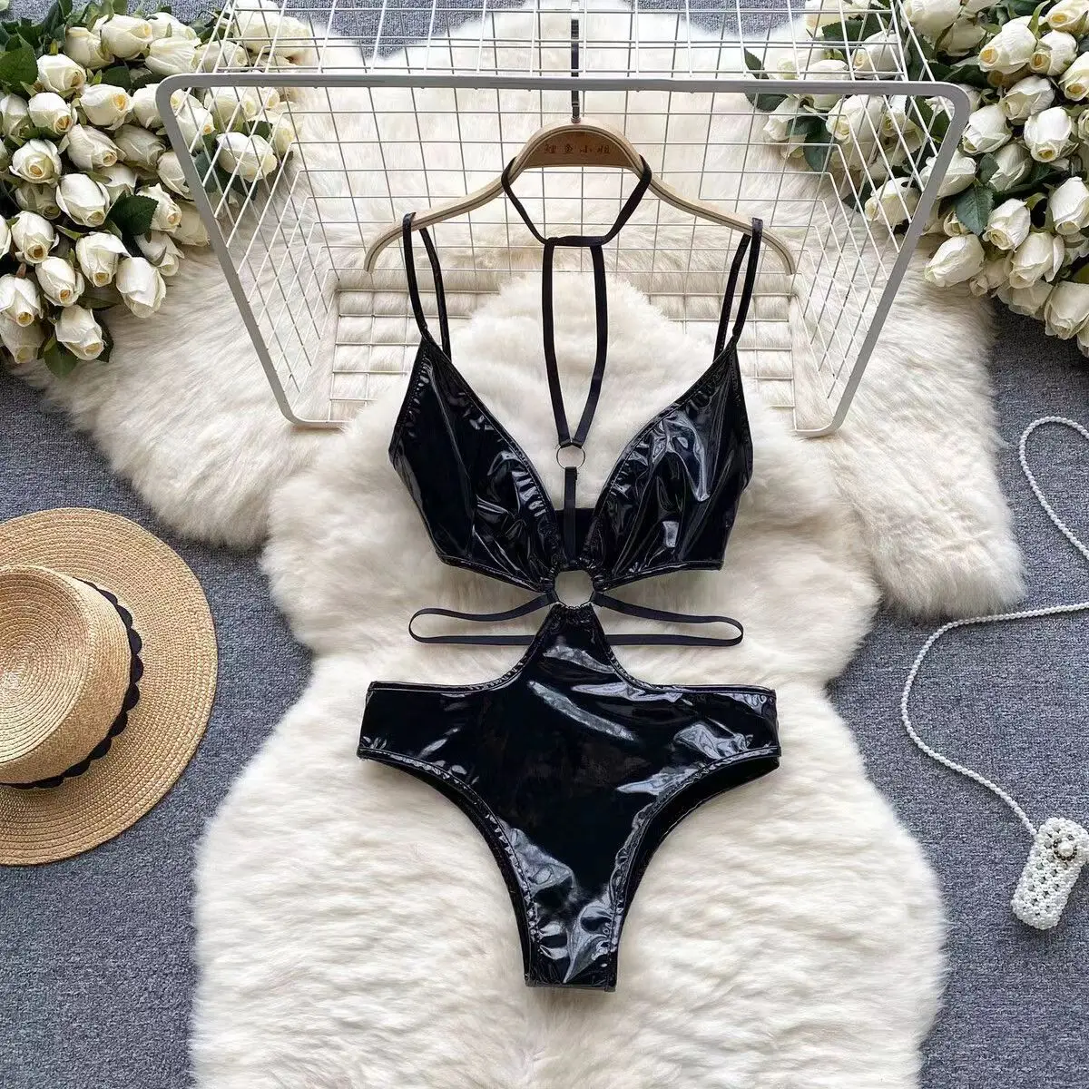 

Женский комбинезон из ПУ кожи, с V-образным вырезом и высокой талией