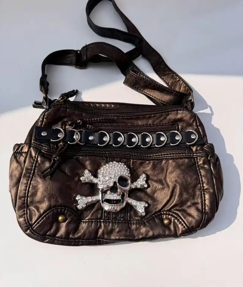 rhinestone-skull-small-punk-goth-love-metal-shoulder-bag-goth-daily-small-corssbody-bag