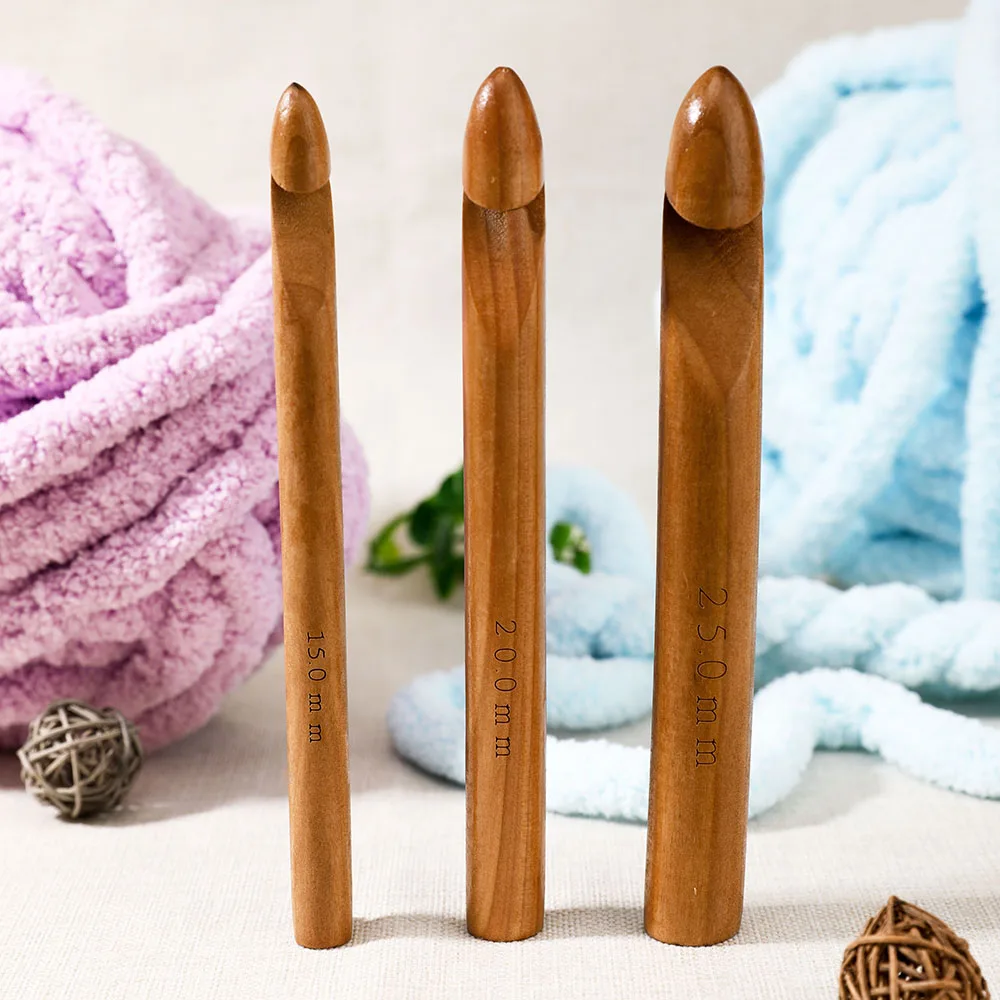 1 Piece Wood Crochet Hook DIY Knitting Needles Hook Handle Home Knitting Weave Yarn Crafts Knitting Tools Big Size 15/20/25mm