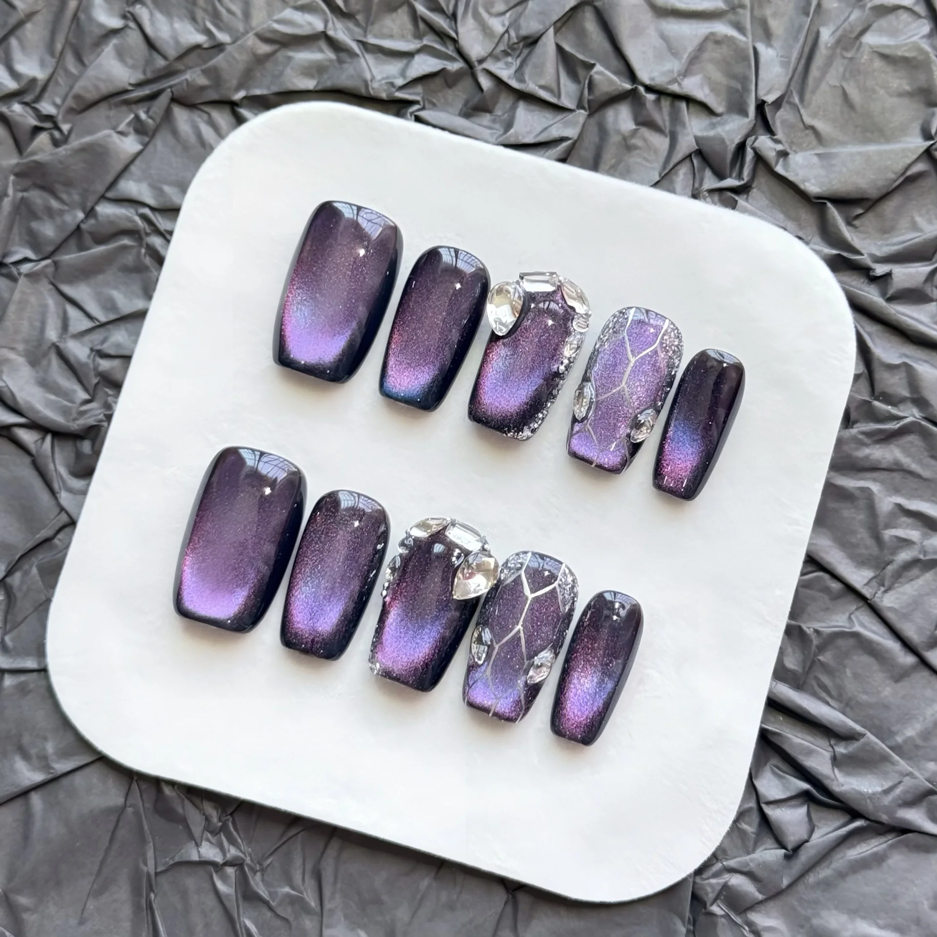 

10 шт., средний квадратный пресс для ногтей ручной работы, полное покрытие, фиолетовый кошачий глаз, дизайн со стразами, крутые накладные ногти, носимые накладные ногти, художественный наконечник