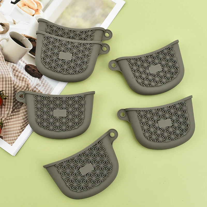 

1pc Silicone Pan Handle Cover Heat Insulation Pot Ear Clip Steamer Casserole Pan Handle Holder Non-slip Kitchen Gadgets