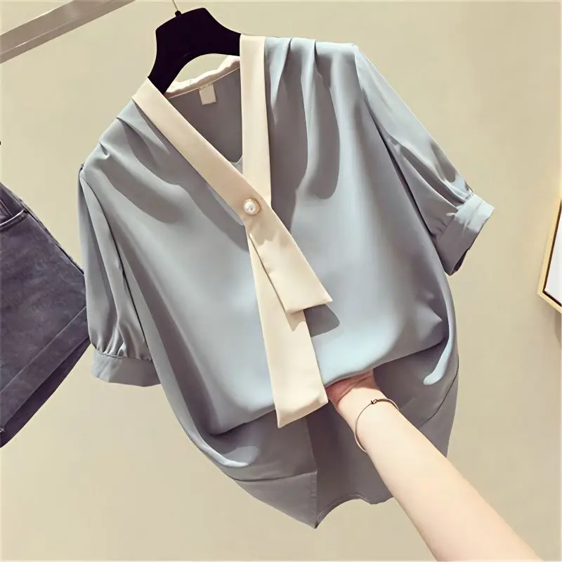 New Summer Korean Version Short Sleeved V-neck Oversized Loose Chiffon Shirt for Women's Slimming Casual Elegant Stylish Top