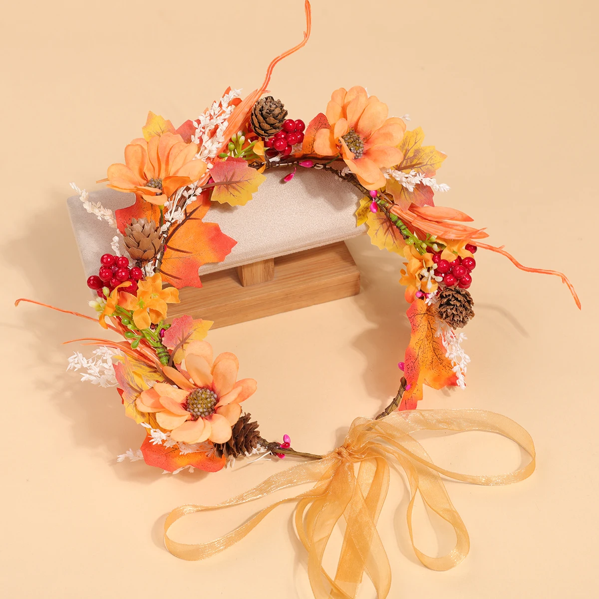 Autumn Warm-Toned Maple Leaf a - Women Fashion Photoshoot recension och pris