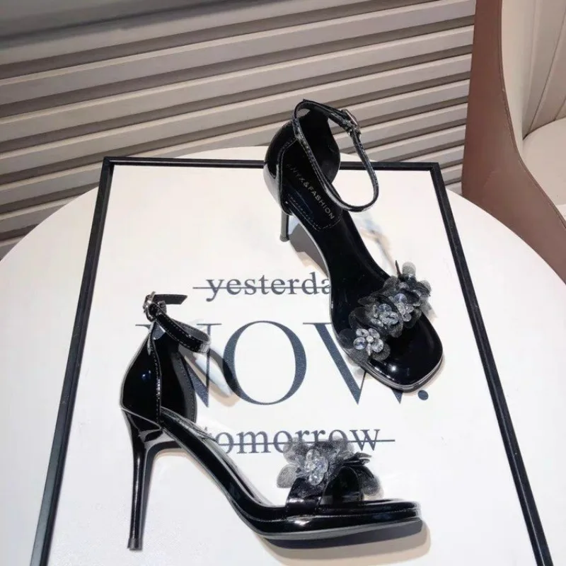 

Хит продаж: Женские босоножки с открытым носком и ремешком на щиколотке, лето 2026, уличный стиль, с кристаллами, узким ремешком и тонким высоким каблуком