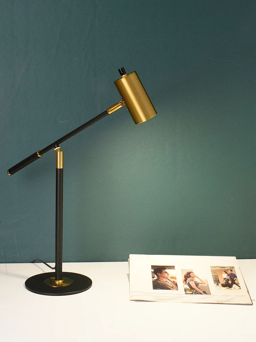 

Nordic Office Study American Desk Business Computer Desk Light Luxury Creative Long Arm Table Lamp