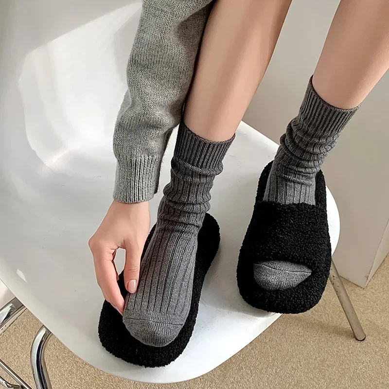 New Women\'s Socks Korean Style Fashion Casual Striped Socks Warm Autumn Winter Solid Color Simple Retro Crew Socks Female Comfy