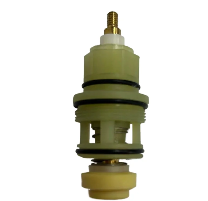 vieux-separateur-d'eau-de-traction-de-robinet-de-douche-de-bain-08915000