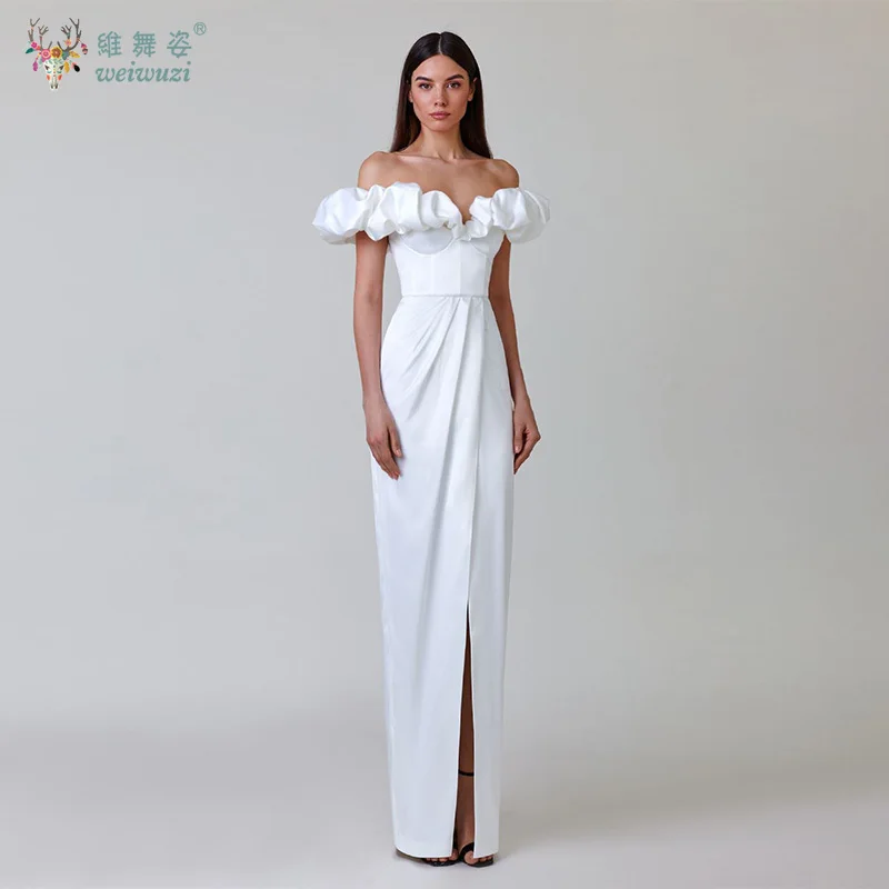 ชุดเพื่อนเจ้าสาวงานแต่งงานแบบไหล่เดียวผ้าซาตินฝรั่งเศสแต่งระบายพร้อมตกแต่งเอวสูงและผ่าข้าง ชุดราตรีสำหรับงานพิธีการอย่างเป็นทางการ