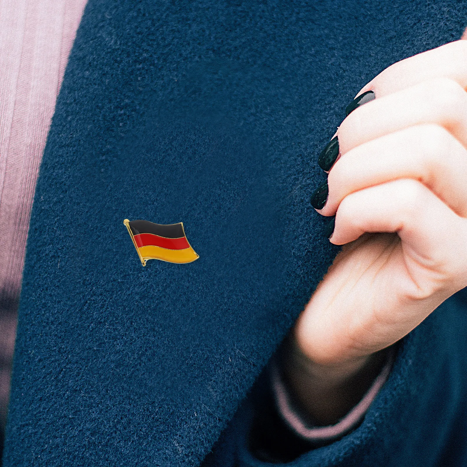 10pcs German Flag Lapel Pins – Premium Iron Brooches with Butterfly Clasp for Clothing, Bags, Hats & Shirts