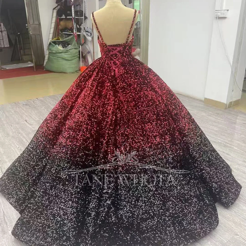 فساتين سهرة 2025 أشرطة سباغيتي فاخرة مطرزة بأربطة من الخلف متدرجة اللون أحمر أسود فساتين طويلة مخصصة