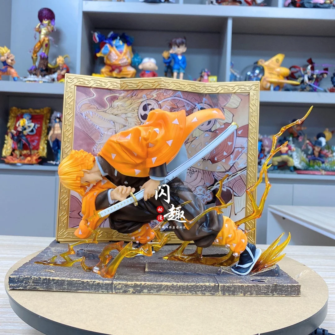 

Demon Slayer GK screen Agatsuma Zenitsu A flash of lightning Battle scene Hand model Animation model original In stock