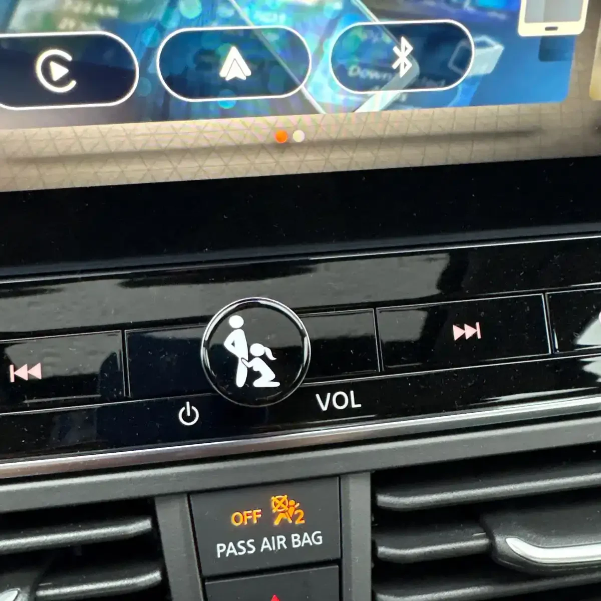 2 Stück Lustige Auto-Vinyl-Aufkleber für Leere Autoknöpfe, Männer Auto-Innenausstattung DIY Dekor Zubehör – Detail 4