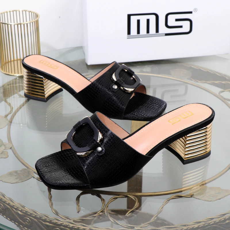 

High-heeled women's slippers Summer of 2024 new thick-heeled square buckle plus size sandals wear high-value women's shoes