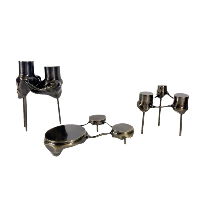 

Modern simple three-legged brass candlestick ornament, living room coffee table entrance ornament