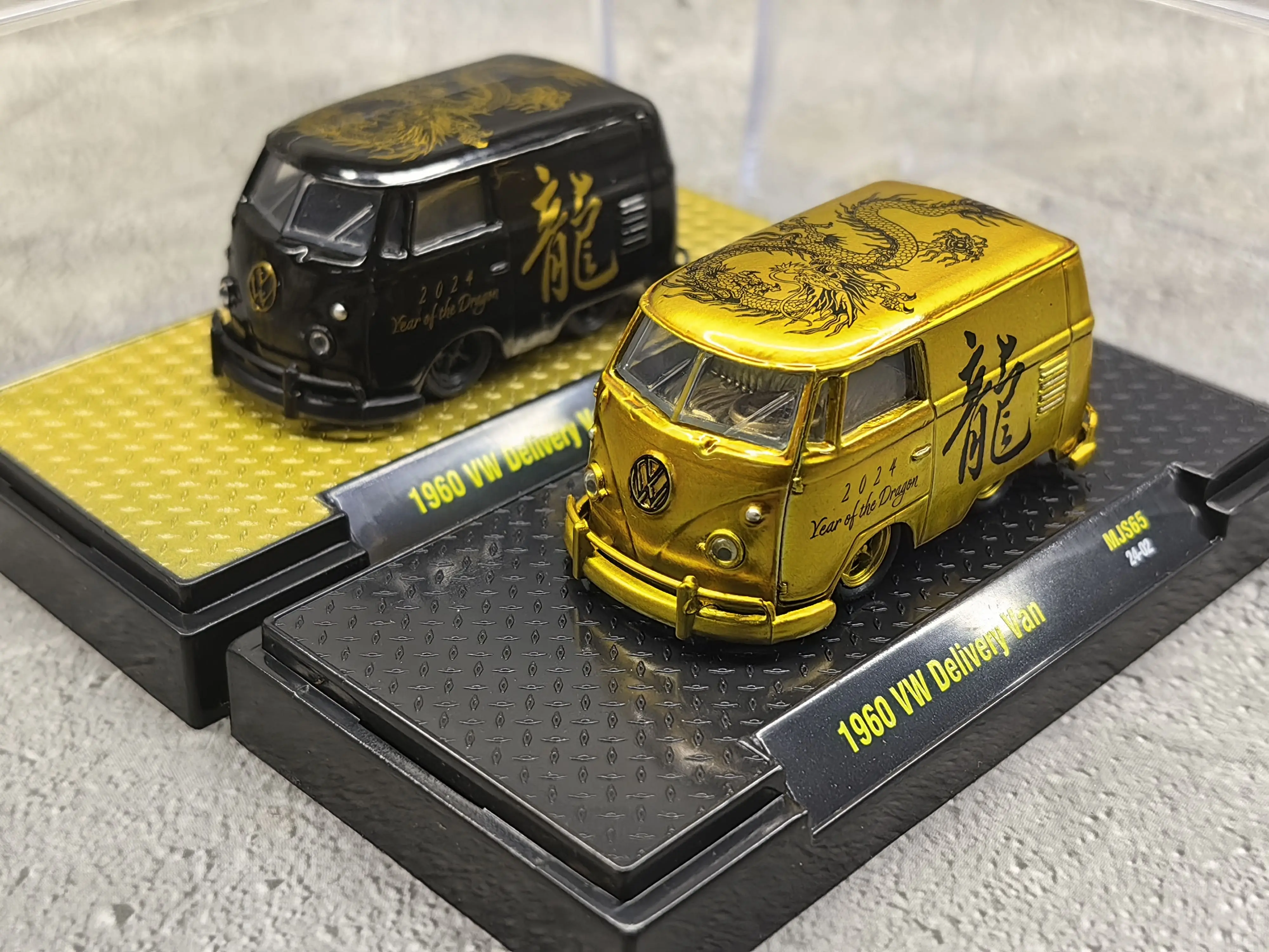 

Diecast 1/64 Scale M2 Volkswagen 1960 VW Delivery Van Winter Melon Special Edition Alloy Car Model Collectible Toy Gift Souvenir