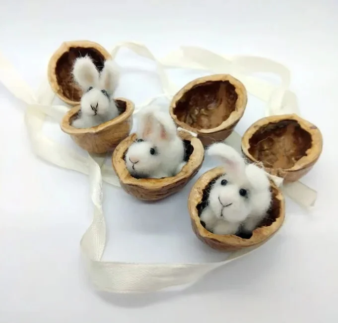 

Мини-вязаный крючком медведь в коробке из ракушек орехового дерева, сувенир в форме сердца, эмоциональная поддержка, подарок для подруги, дня рождения, юбилея