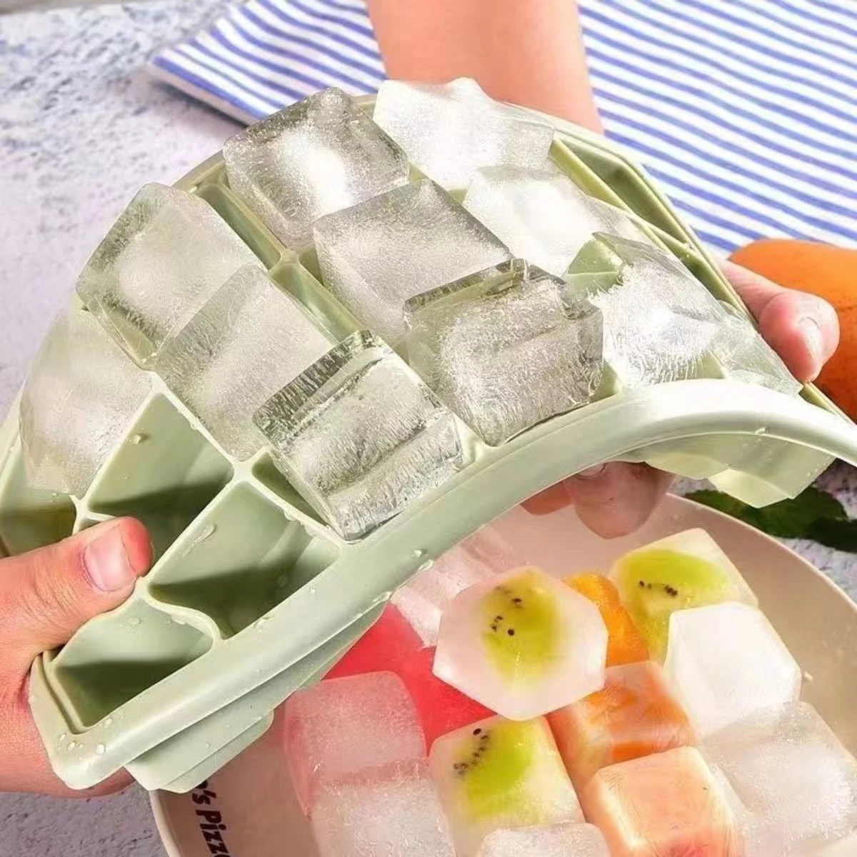 Silicone world 24/15 Grids Silicone Ice Cube Mold Trays with Lids Icecream Cold Drinks Whiskey Cocktails Kitchen Tools Ice Mold