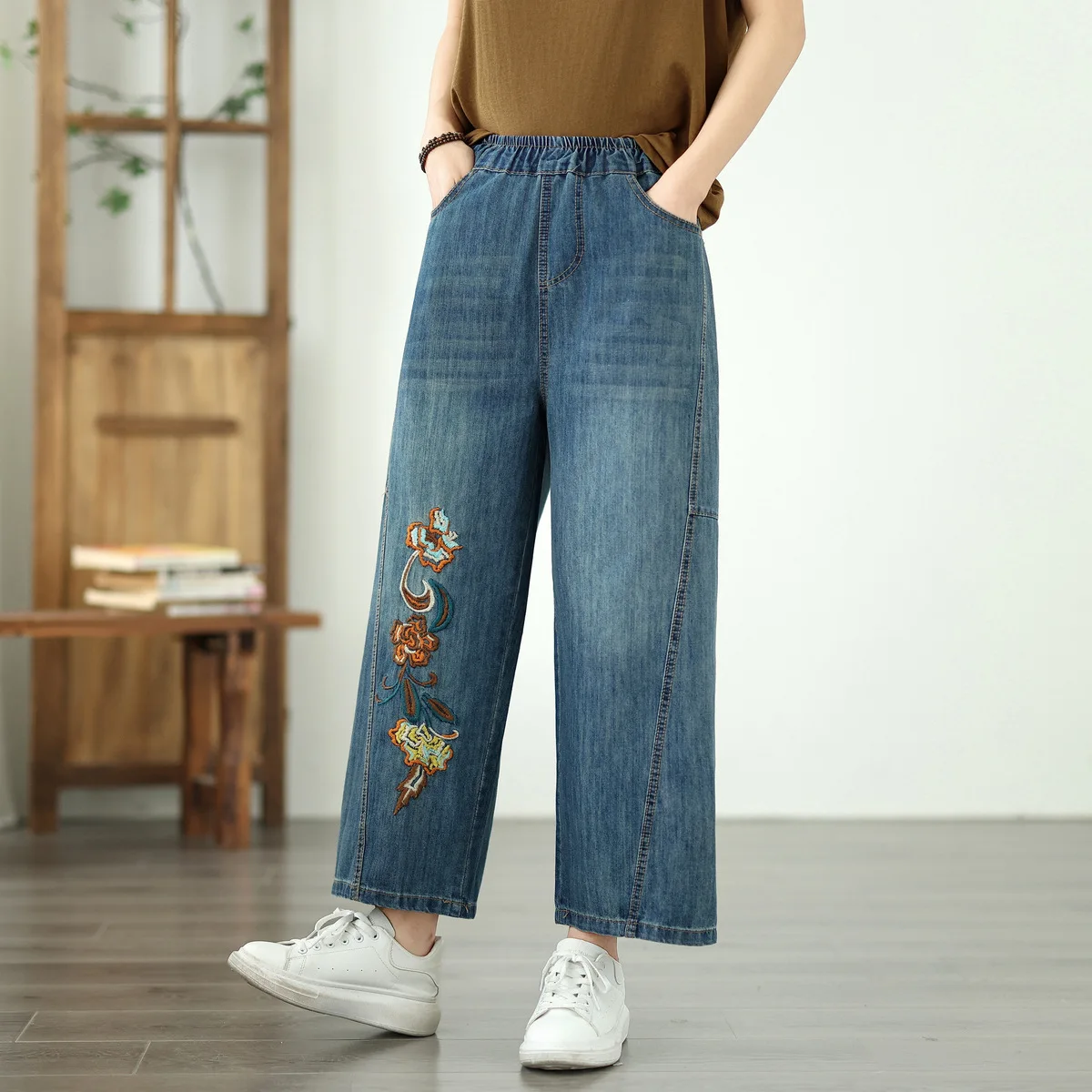 

Японские милые винтажные джинсовые широкие брюки с цветочной вышивкой для девочек Mori, женские повседневные свободные джинсы с эластичной резинкой на талии, прямые брюки