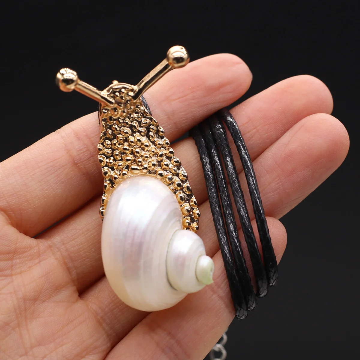 Collar con colgante de concha Natural para mujer, cadena de cuerda larga de Caracol plateado de 60 + 5cm, dijes de animales de concha blanca, joyería, 1 unidad
