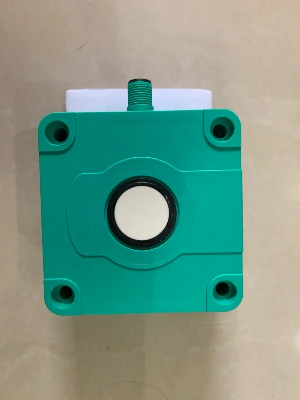 �y�Z�[�����z�����g�Z���T�[ UB500-F42-I-V15 �A�i���O�o�� 4 mA�`20 mA