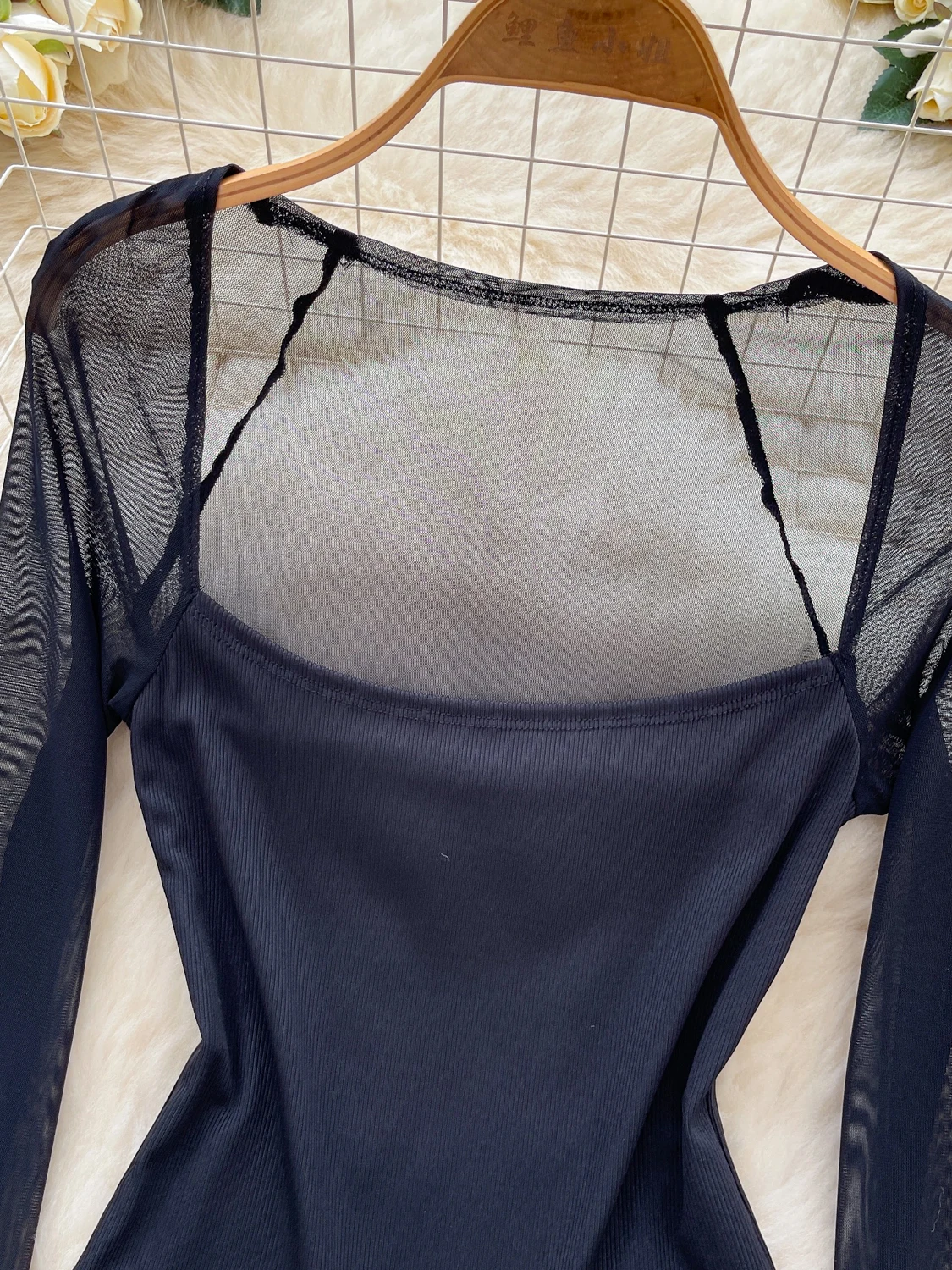 エレガントな長袖メッシュシャツ レディース 夏 スクエアカラー 薄手 美しい ストリートスタイル セクシー レディ セレブトップ ファッショナブル 通勤スタイル